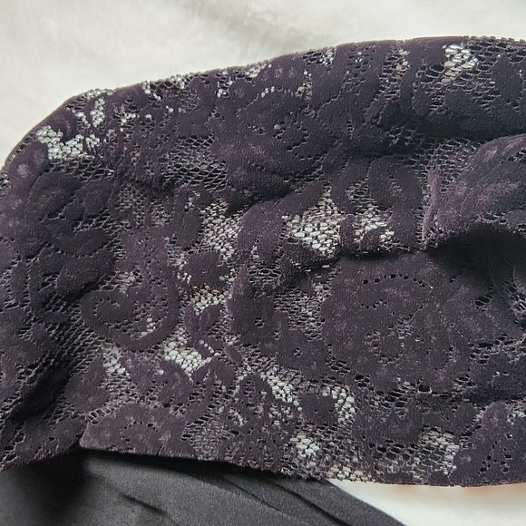 Forever21, Women's Sexy Little Black Romper with Velvet-Like lace sleeves Sz aS - Picture 9 of 11